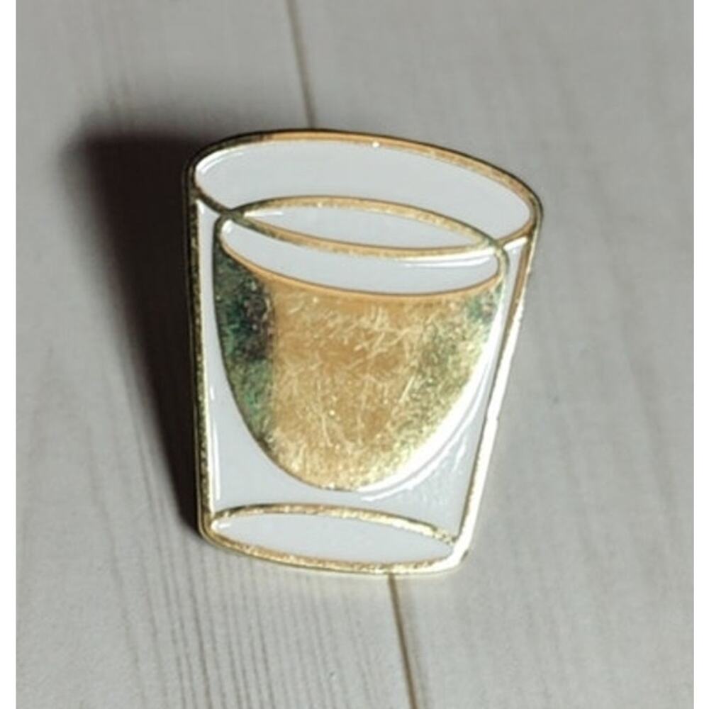 Starbucks Coffee Collector Barista Blonde Espresso Shot Cup Lapel Hat Pin 2018